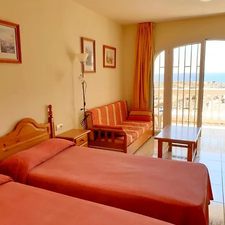 Apartment Cozy In 45 M² With Sea View